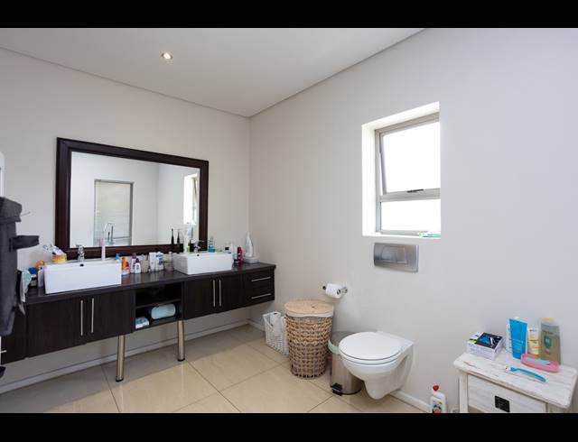 5 BEDROOM FREESTANDING TO LET IN STONEHURST MOUNTAIN ESTATE